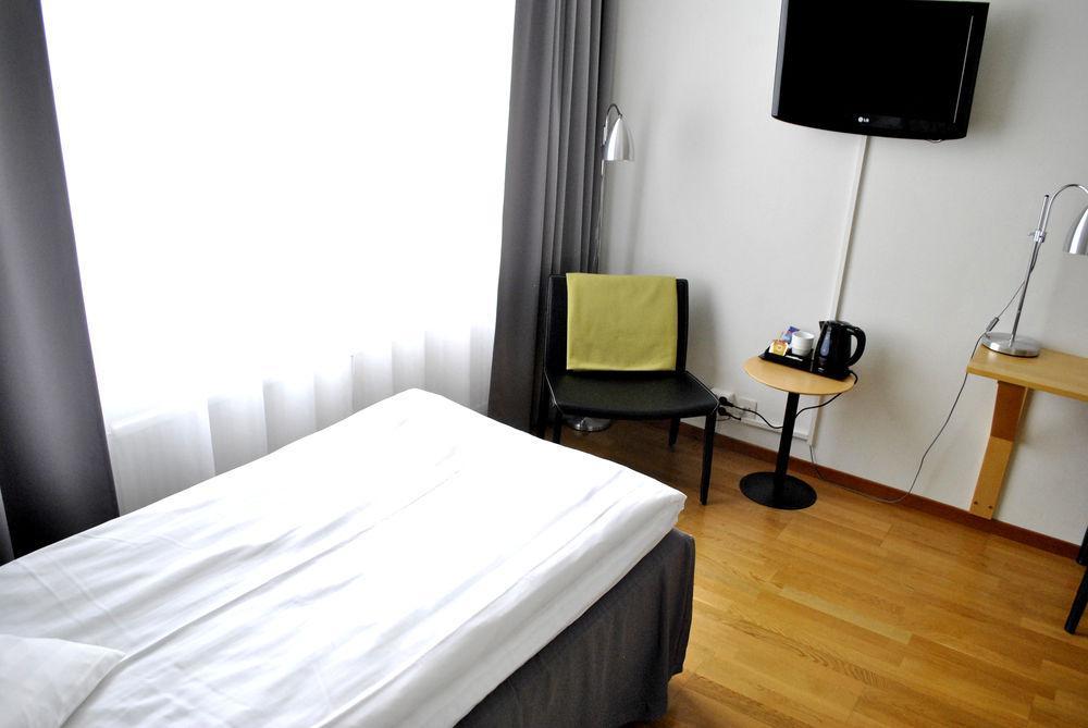 City Central Hotel Orebro By First Hotels Esterno foto